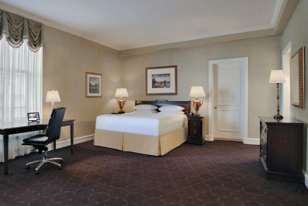 King Studio Suite with Lake View